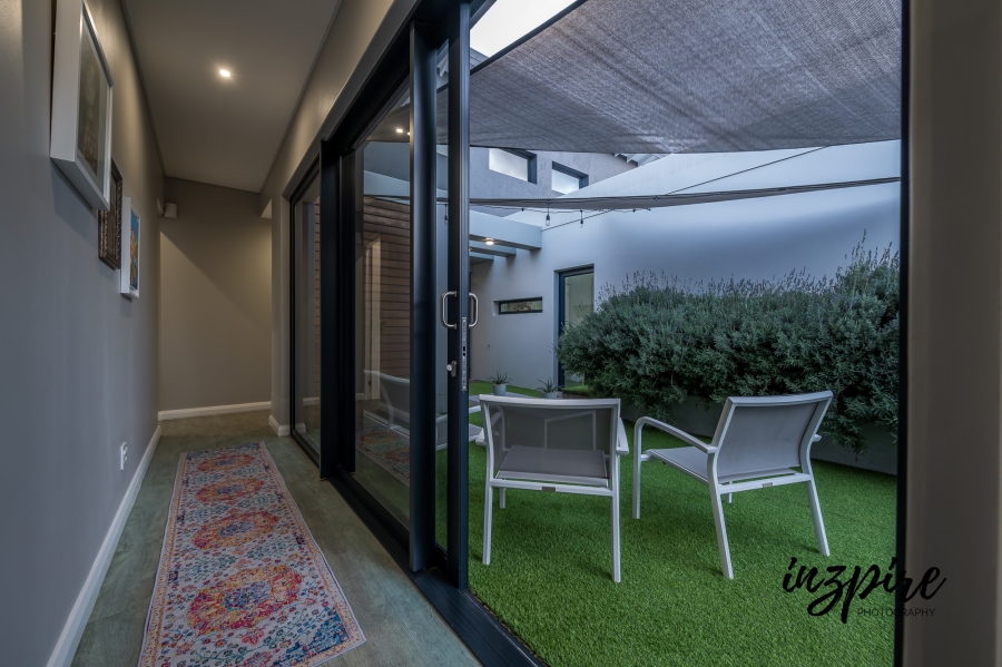 4 Bedroom Property for Sale in Village On Sea Western Cape